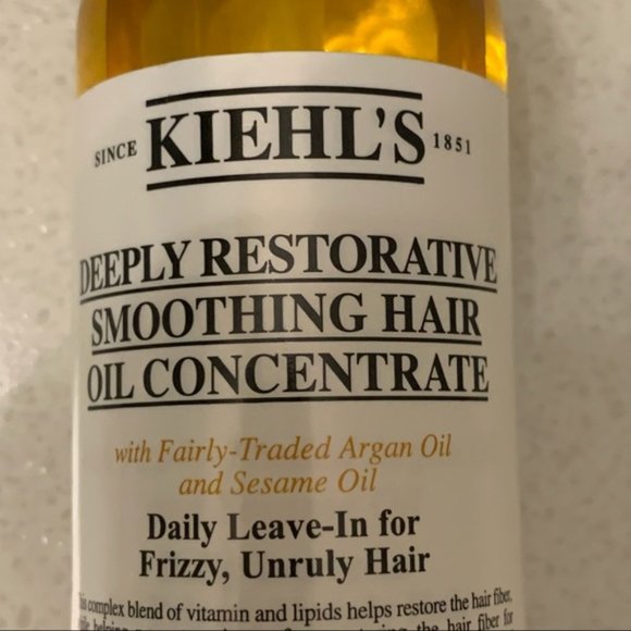 Kiehls Deeply Restorative Smoothing Hair Oil - Picture 3 of 7